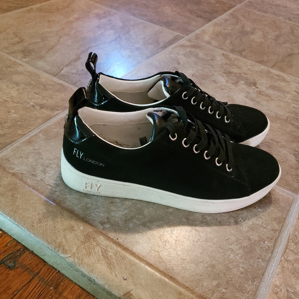 Fly London Maco Black Suede Sneakers sz EUR 37(7)